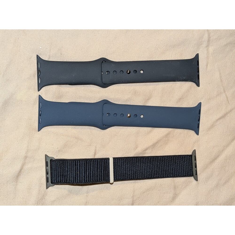Genuine Unused Apple Watch Silicone Sport Bands Black/White Lot of 4
